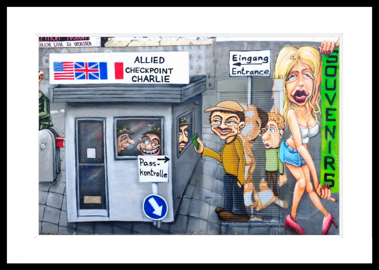 424_opg_20100428_Berlin_CheckPointCharlie_0001.jpg 424_opg_20100428_Berlin_CheckPointCharlie_0001.jpg